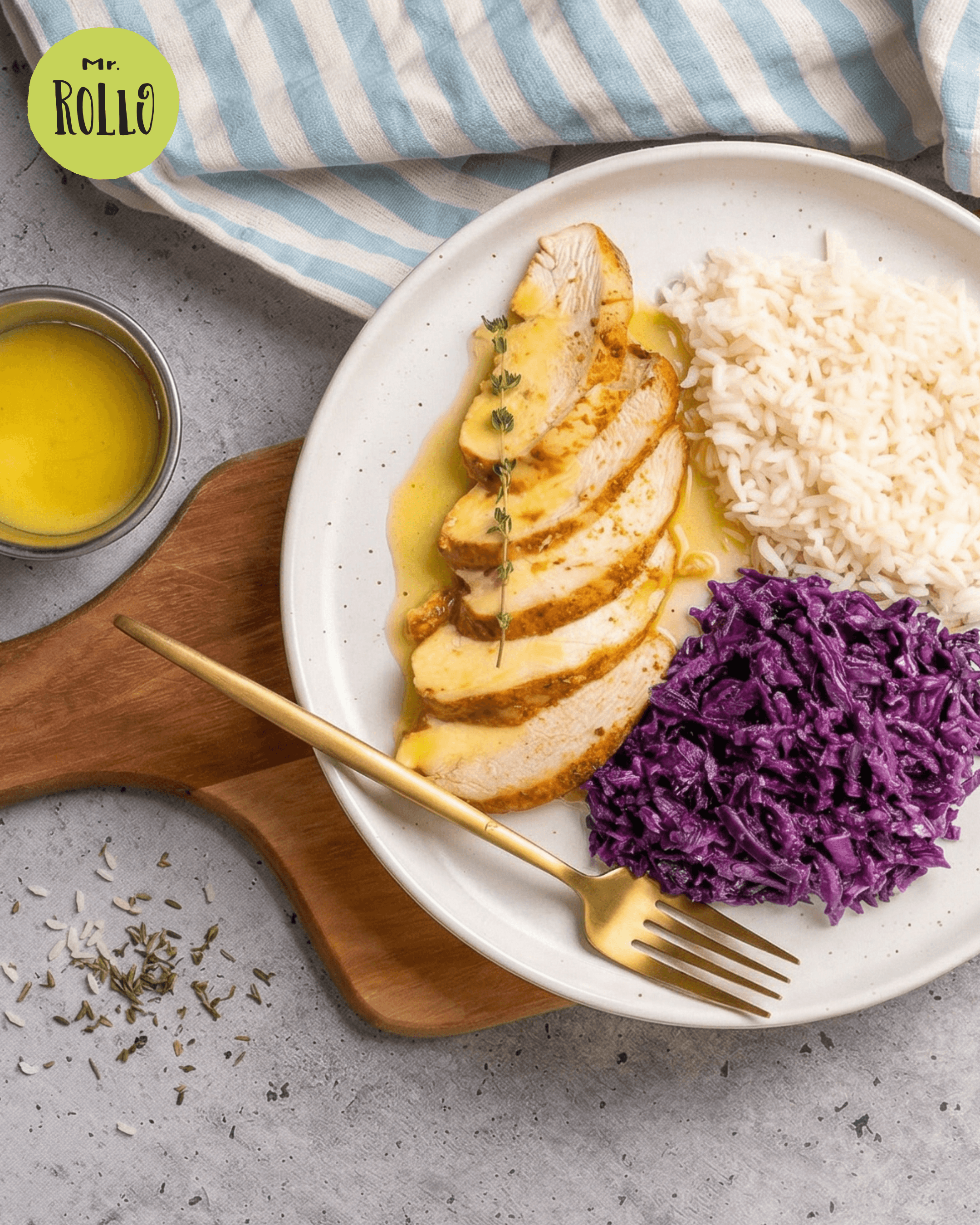 Filet z kurczaka w sosie maślanym z ryżem i modrą kapustą - Bistro Mr. Rollo Warszawa